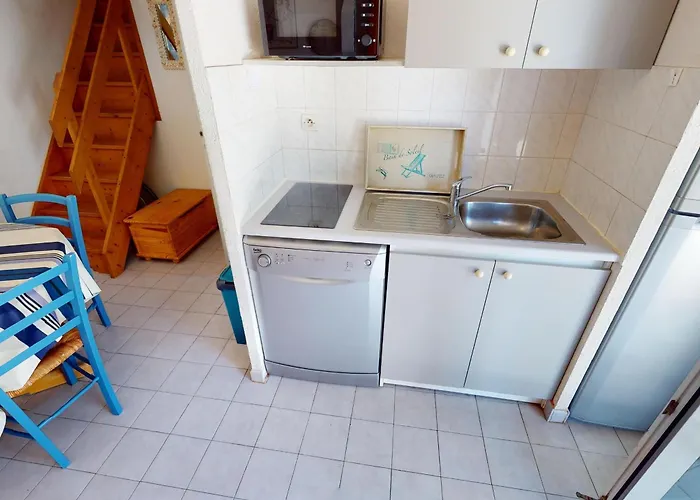 Villa Maison Lumineuse 6 Pers. Avec Piscine Proche Sete - Fr-1-785-31 *